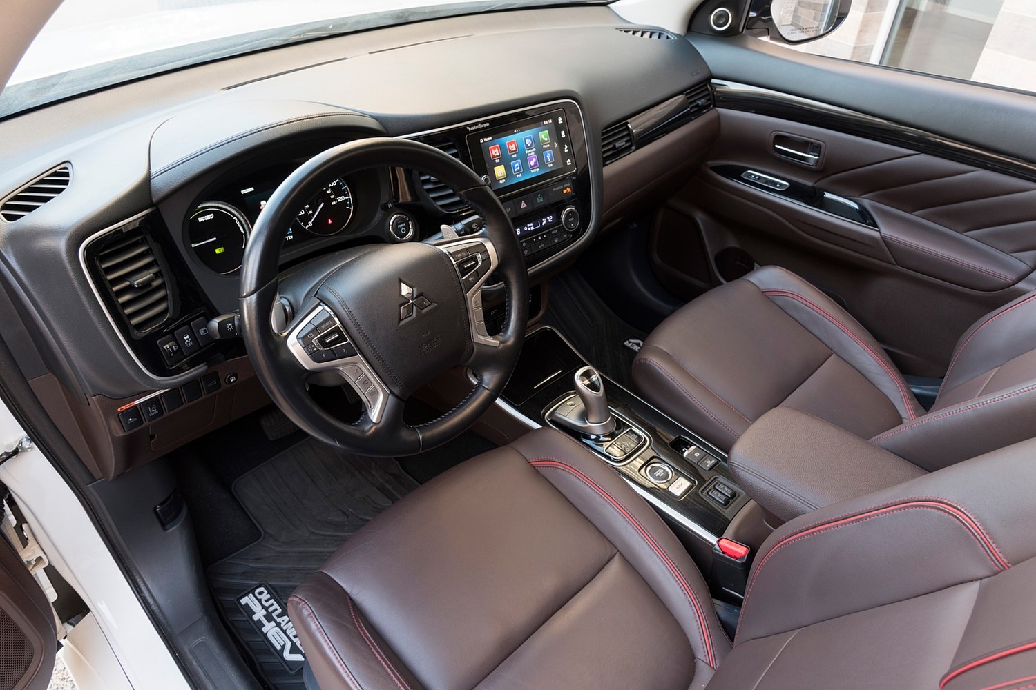 2018 Mitsubishi Outlander PHEV GT 4dr SUV Steering Wheel Detail