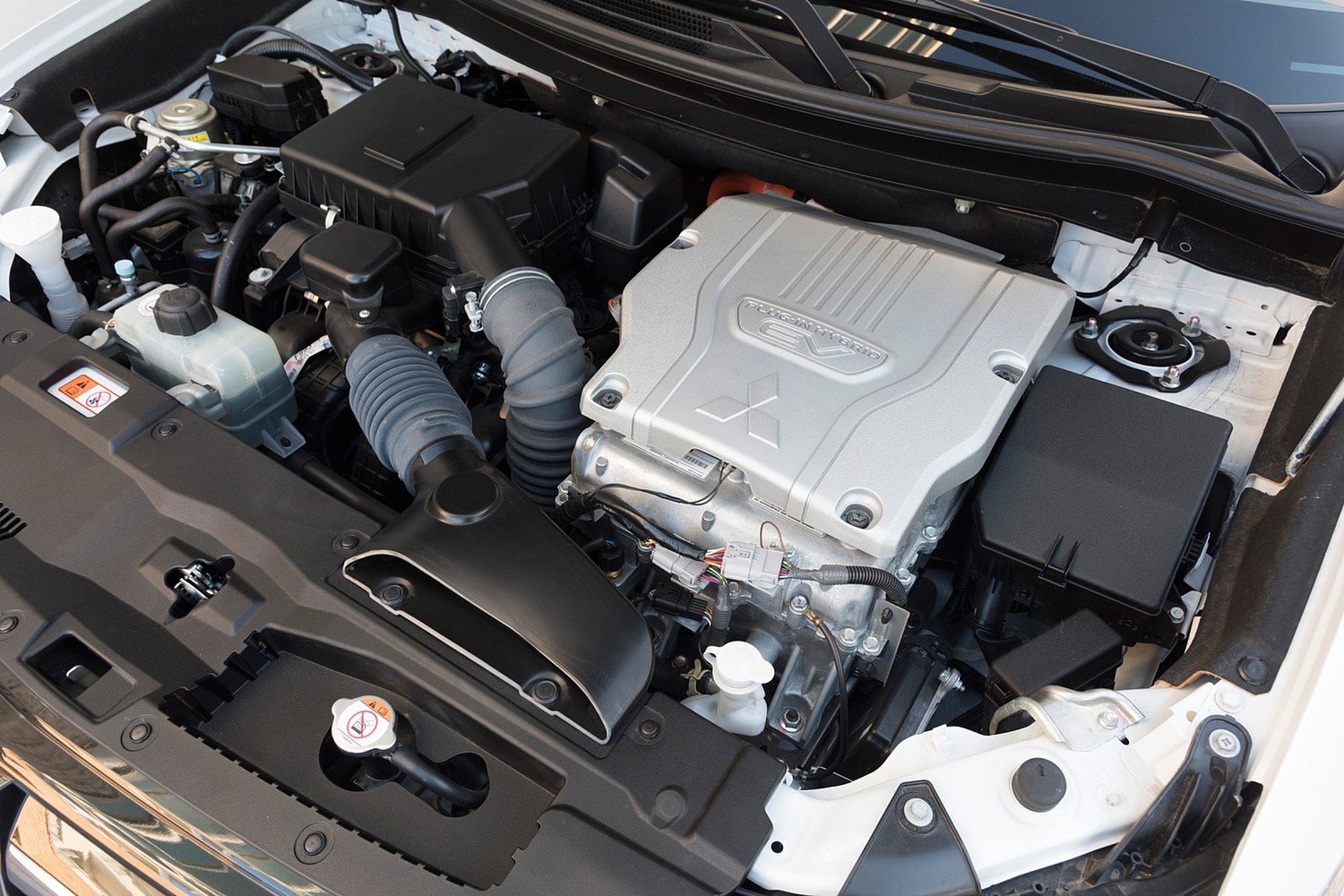 2018 Mitsubishi Outlander PHEV GT 4dr SUV 2.0L I4 Gas/Electric Engine