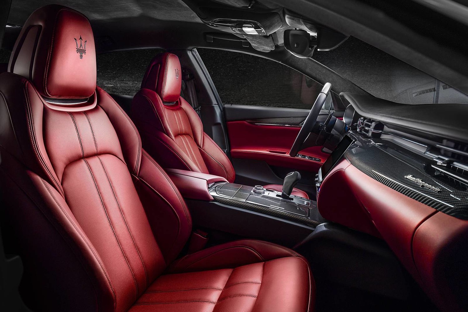 2018 Maserati Quattroporte GTS GranSport Sedan Interior