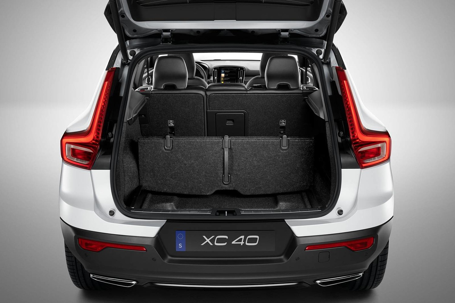 2019 Volvo XC40 T5 R-Design 4dr SUV Cargo Area