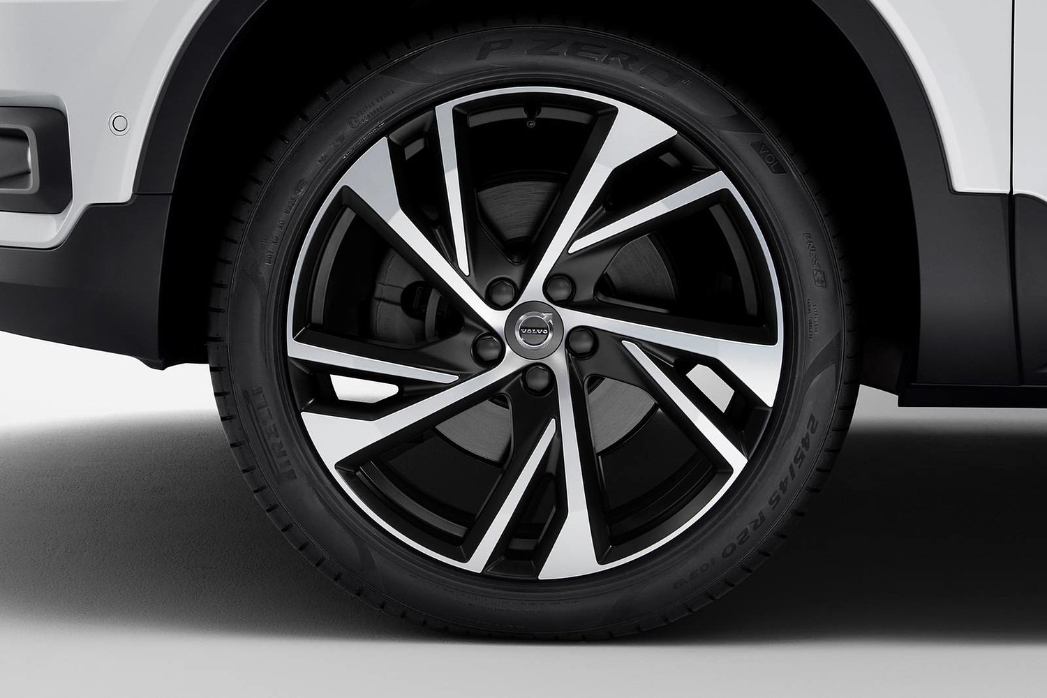 2019 Volvo XC40 T5 R-Design 4dr SUV Wheel