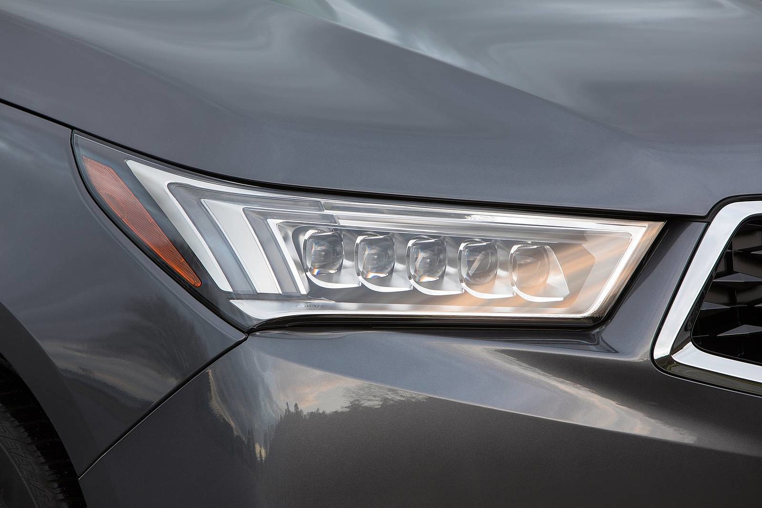2018 Acura MDX Sport Hybrid SH-AWD w/Advance Package 4dr SUV Headlamp Detail