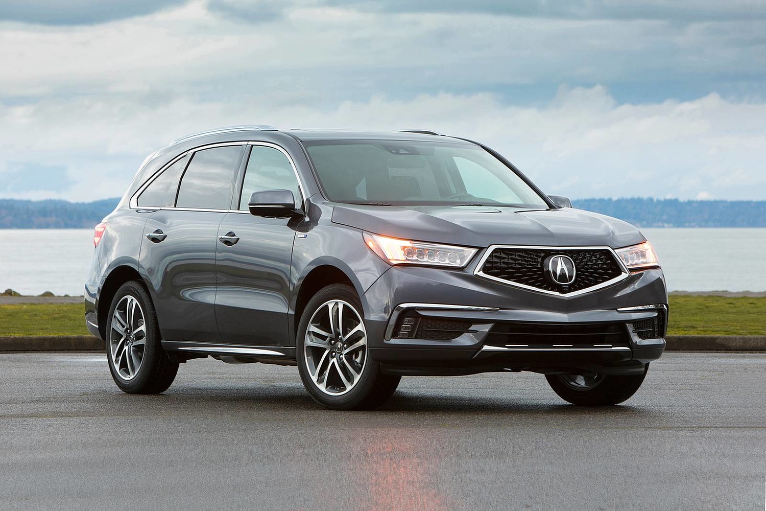 2018 Acura MDX Sport Hybrid SH-AWD w/Advance Package 4dr SUV Exterior Shown