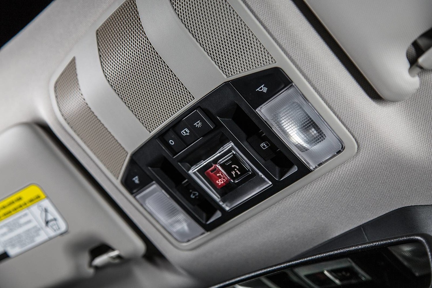 2018 Mitsubishi Eclipse Cross SEL Touring 4dr SUV Interior Detail