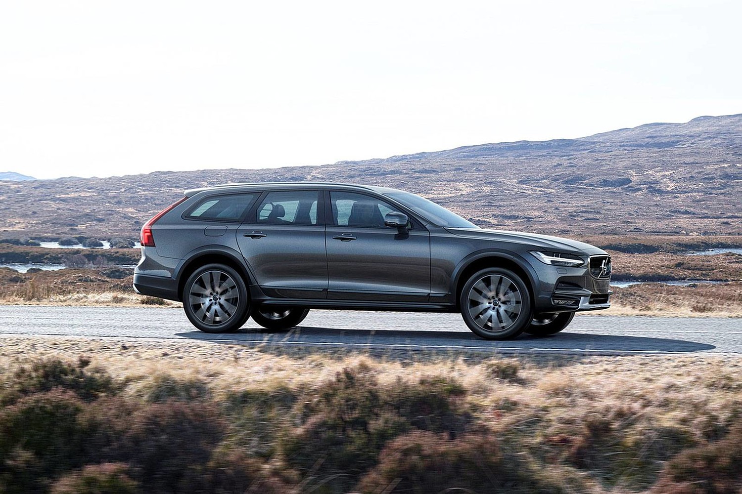 2018 Volvo V90 Cross Country T6 Wagon Exterior Shown