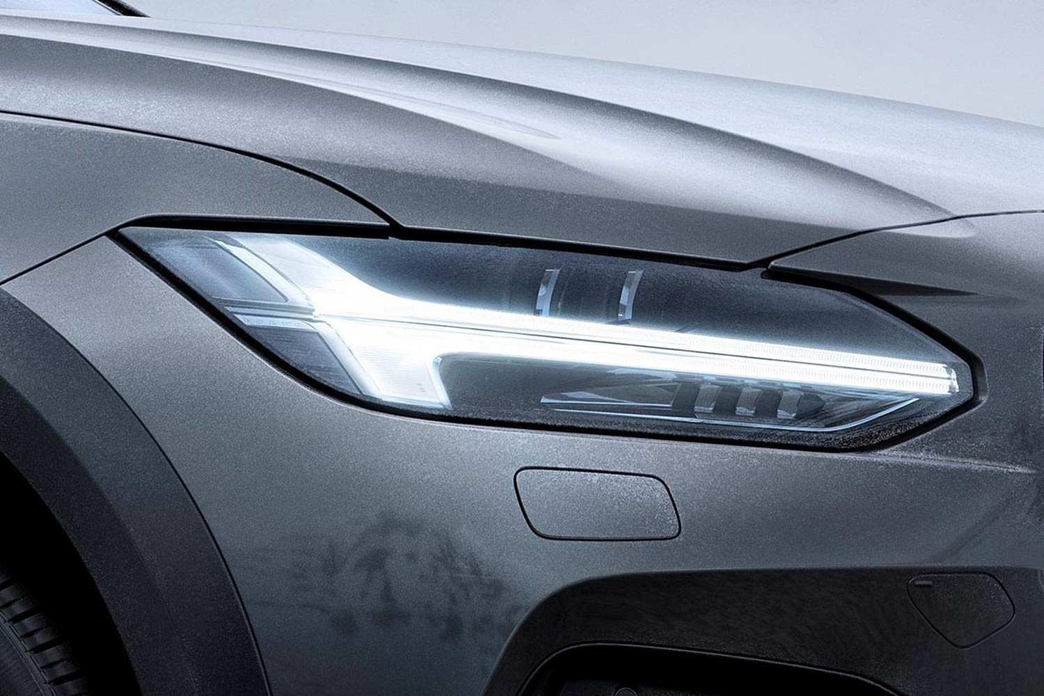 2018 Volvo V90 Cross Country T6 Wagon Headlamp Detail